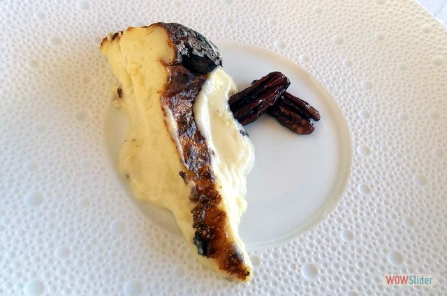 Tarta de queso azul de Bolonia con dulces de la sierra