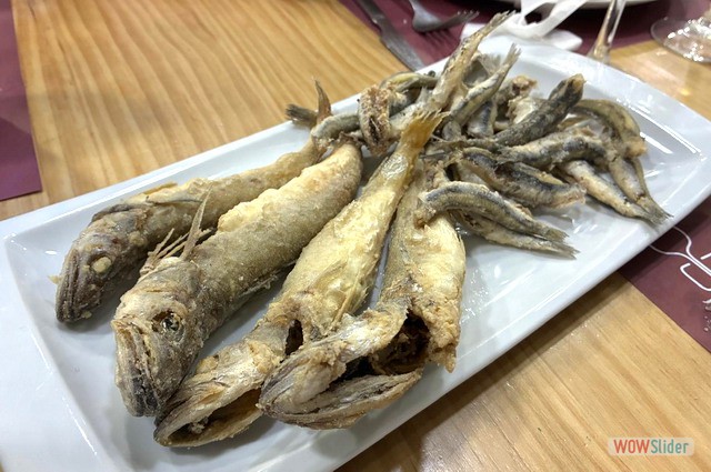 Pijotas y boquerones fritos