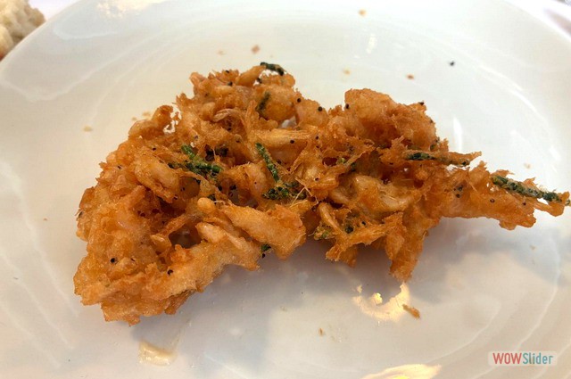 Tortillita de camarones y salicornia